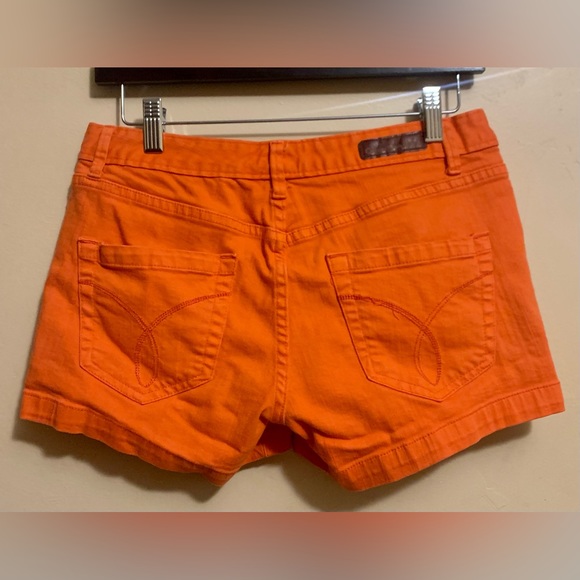 Calvin Klein Shorts - Size 4 - Picture 8 of 8